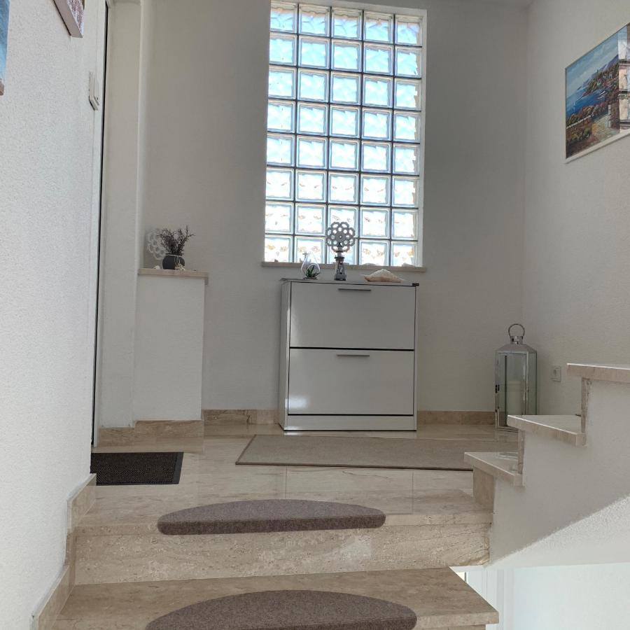 Apartments Mirela Vodice Bagian luar foto