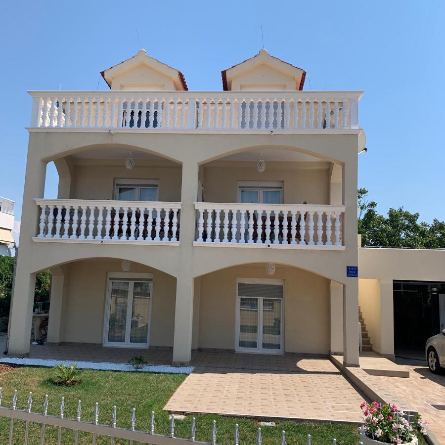 Apartments Mirela Vodice Bagian luar foto