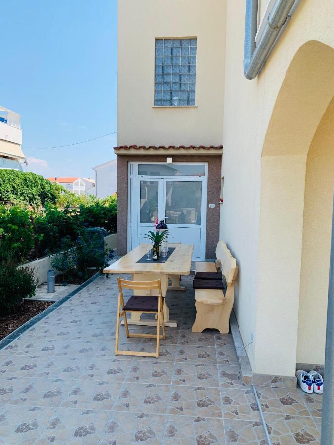 Apartments Mirela Vodice Bagian luar foto