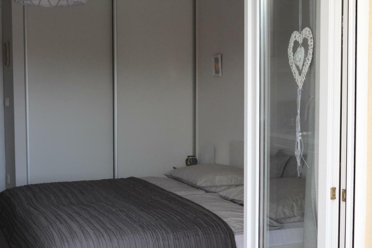 Apartments Mirela Vodice Bagian luar foto